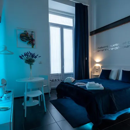 Skyhouse Chiaia Alojamento de Acomodação e Pequeno-almoço