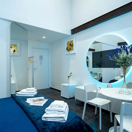 Skyhouse Chiaia Alojamento de Acomodação e Pequeno-almoço 4*