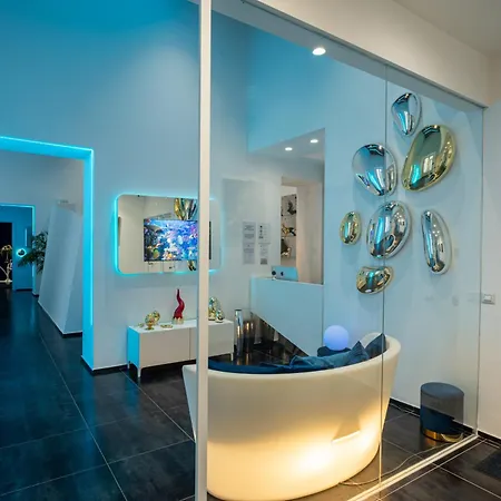 Skyhouse Chiaia Alojamento de Acomodação e Pequeno-almoço Nápoles