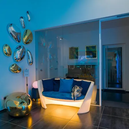 Skyhouse Chiaia 4*