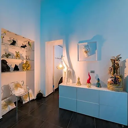 Skyhouse Chiaia Bed & Breakfast 4*