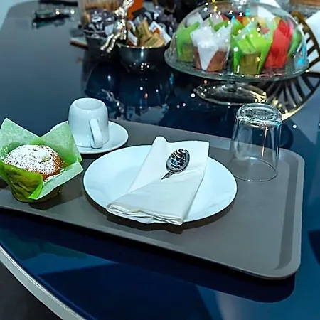 Skyhouse Chiaia Bed & Breakfast 4*