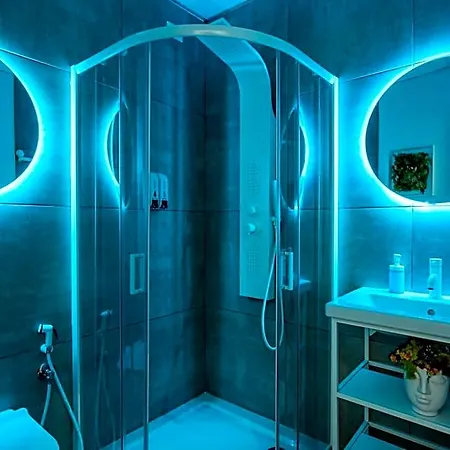 Skyhouse Chiaia Bed & Breakfast 4*