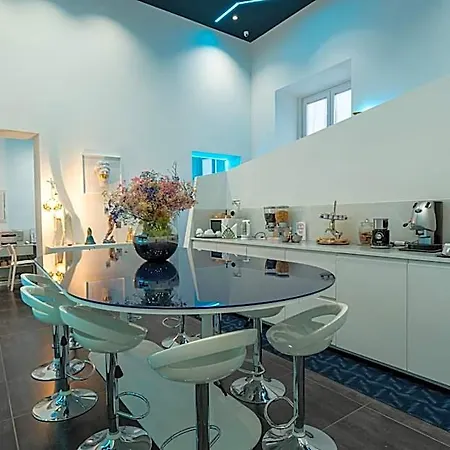 Skyhouse Chiaia 4*