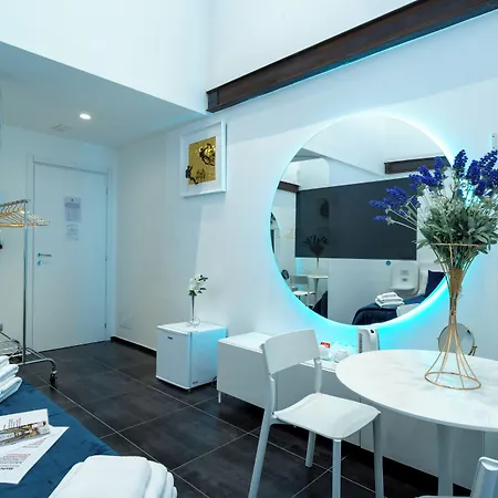 Skyhouse Chiaia Alojamento de Acomodação e Pequeno-almoço