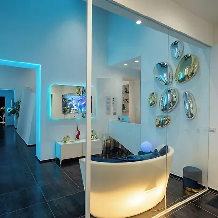 Skyhouse Chiaia 4*
