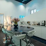 Skyhouse Chiaia Отель типа 