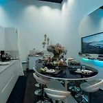 Skyhouse Chiaia 4*