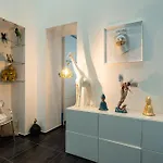 Skyhouse Chiaia 4* Неаполь