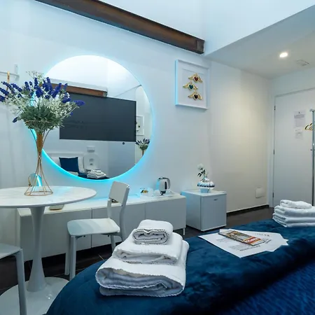לינה וארוחת בוקר Skyhouse Chiaia נאפולי