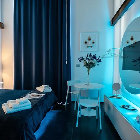 Skyhouse Chiaia 4*