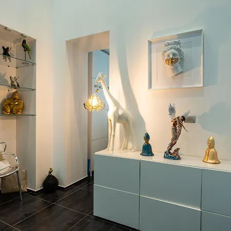 Skyhouse Chiaia 4* נאפולי