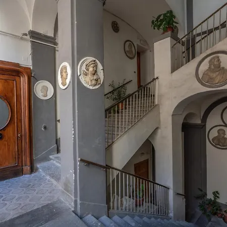 Skyhouse Chiaia 4* Neapol