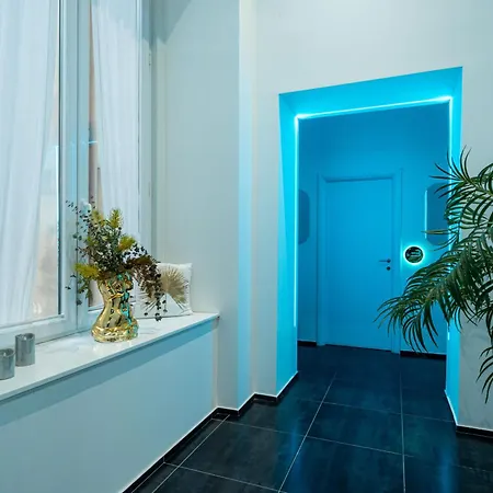 Skyhouse Chiaia 2* Неаполь